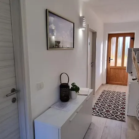 Gostinjska kuća Apartment In The Smallest Town In The World Hum *