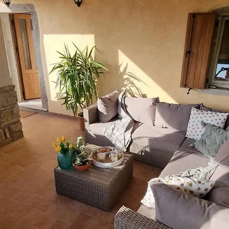 Gostinjska kuća Apartment In The Smallest Town In The World Hum Hum
